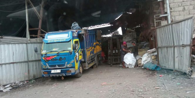
 Di Duga Tanpa Izin, Peleburan Alumunium Di Cengkrong Pasrepan Berjalan Lancar Dan Aman Dari Sorotan APH