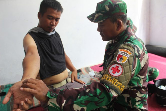 
 Pemeriksaan dan Resep Obat Dari Tim Kesehatan TMMD 119