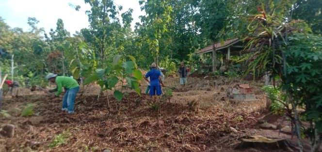 
 Menjelang Bulan Suci Ramadan, Desa Surotrunan Kecamatan Alian – Kebumen Lakukan Kerja Bakti Membersihkan Makam Desa