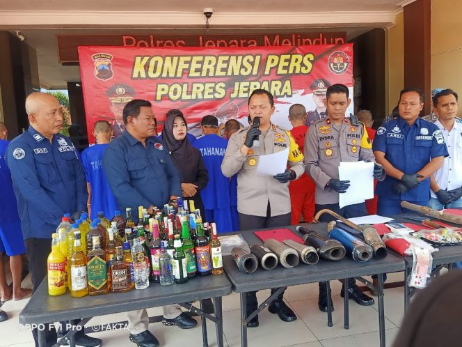
 Polres Jepara Ungkap Kasus Ops Pekat Candi 2024, 108 Orang Terjaring Prostitusi