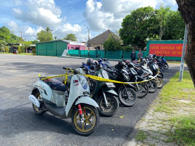 
 Polres Loteng Amankan Puluhan Motor Yang Hendak Balap Liar Menjelang Sahur