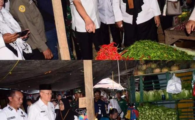 
 Tinjau Ketersediaan Bahan Pokok Di Pasar Megang Sakti, Pj Sekda Musi Rawas Turun Langsung