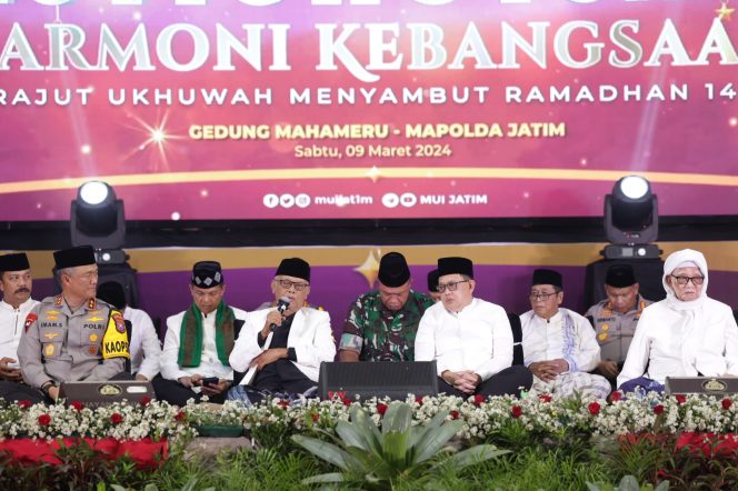 
 Sambut Ramadhan 1445 H Polda Jatim dan MUI Gelar Istighotsah Harmoni Kebangsaan Rawat Persatuan