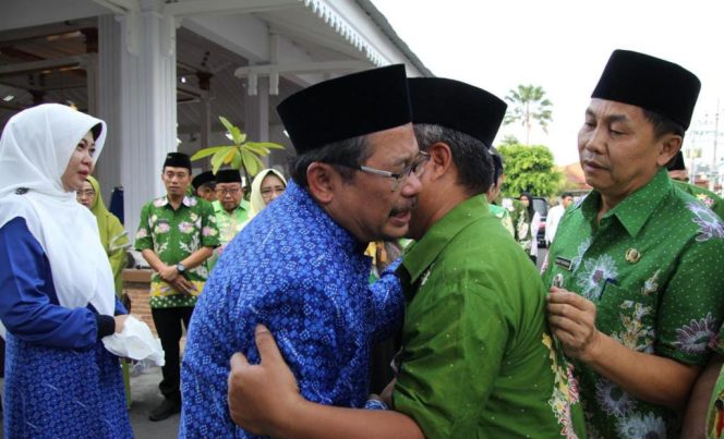 
 Pj Bupati Pasuruan Andriyanto Umroh 8 Hari, Serahkan Tugasnya kepada Sekda Sebagai Plh