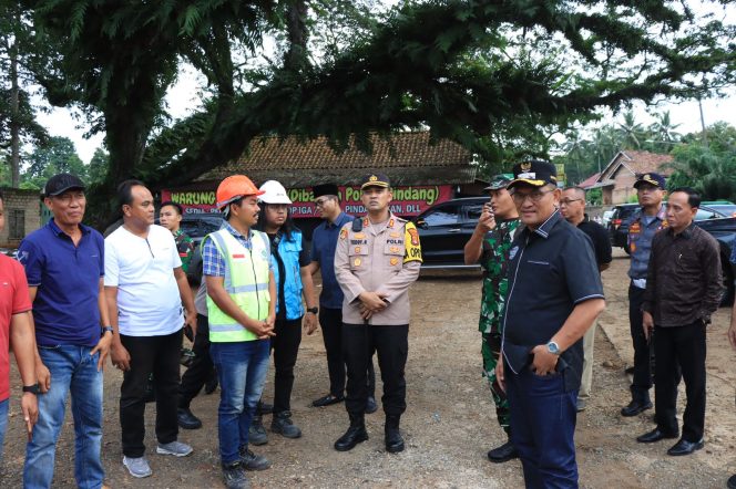
 Kapolres Lampung Utara Bersama Forkopimda Cek Langsung Pos Pam dan Pos Yan