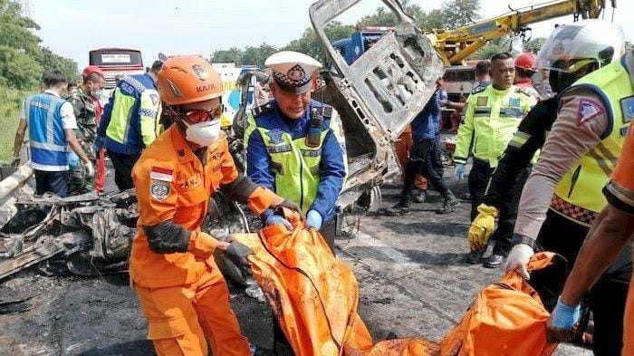Kecelakaan di Tol Jakarta Cikampek