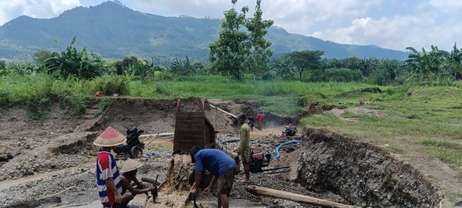 
 Galian C Diduga Ilegal Dengan Cara Menyedot Pasir Menggunakan Diesel Di Desa Kebakalan – Karanggayam – Kebumen Berpotensi Rusak Lingkungan Hidup