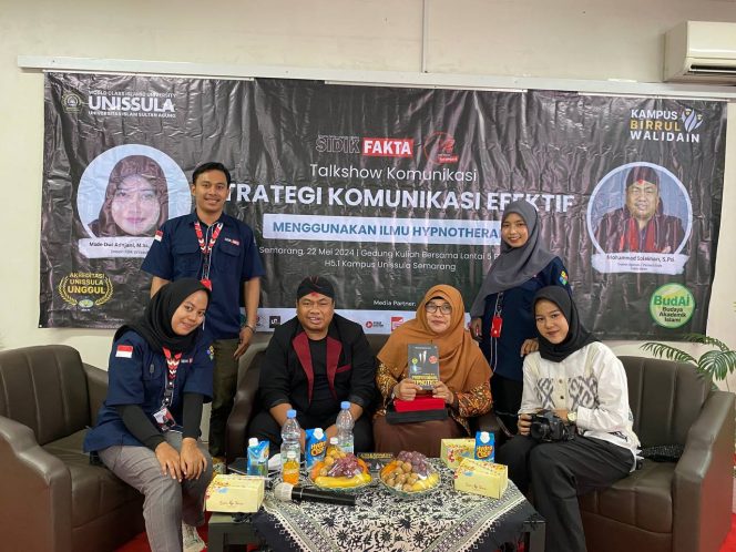
 Talkshow Komunikasi “Strategi Komunikasi Efektif Menggunakan Ilmu Hipnosis” Di UNISSULA Semarang Berlangsung Meriah