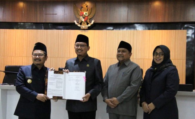 
 Pj. Bupati Pasuruan Apresiasi DPRD Kabupaten Pasuruan terhadap Pengesahan Raperda Pertanggung Jawaban APBD Tahun Anggaran TA. 2023