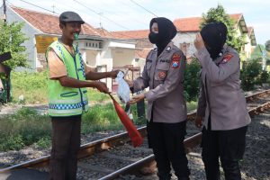 Polwan Peduli Sesama