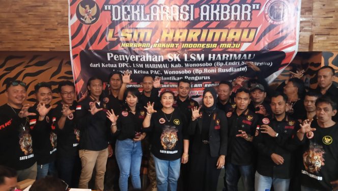 
 Pengukuhan Anggota PAC Di WONOSOBO LSM HARIMAU Adakan Penyerahan SK