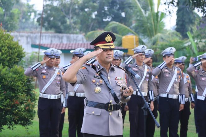 
 Hari Bhayangkara Ke-78, Polres Lampung Utara Gelar Ziarah dan Tabur Bunga di Makam Pahlawan
