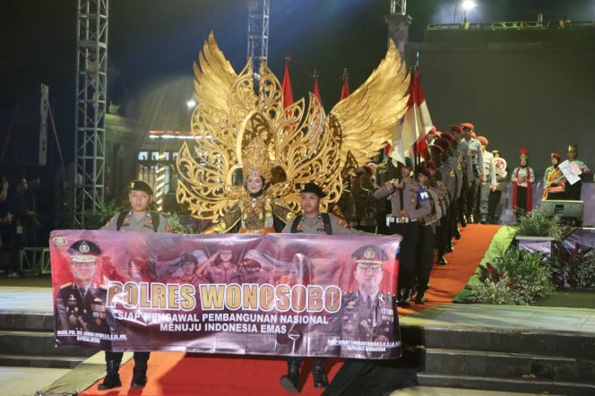 
 Polres Wonosobo Ikut Serta dalam Acara “Wonosobo Night Fashion Carnival 2024”