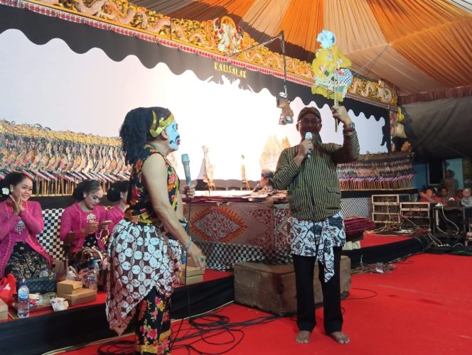 
 Desa Sadang Wetan Gelar Acara Merti Desa Dan Pagelaran Wayang Kulit Sebagai Bentuk Rasa Syukur Kepada Tuhan Yang Maha Esa Sekaligus Lestarikan Budaya