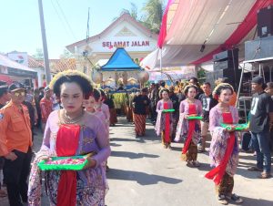 Larung Sesaji Sedekah Laut