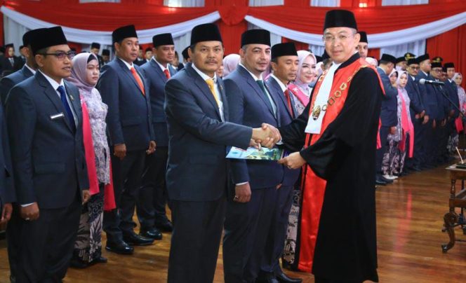 
 Dengan Sumpah/Janji 50 Anggota DPRD Kabupaten Probolinggo Resmi Di Lantik