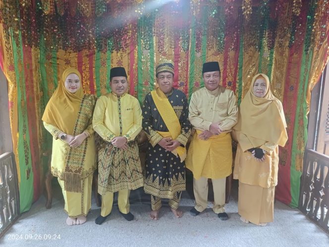 
 Paslon NASAB Minta Restu kepada Pewaris Kerajaan Pelalawan Datuk Engku Raja Lela Putra 