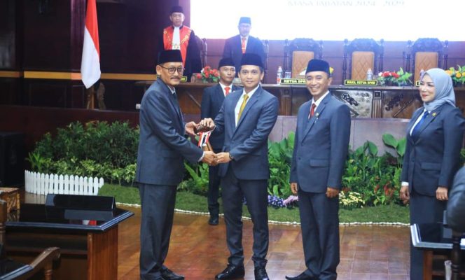
 Segera Bentuk AKD Usai Empat Pimpinan DPRD Kabupaten Probolinggo Resmi Dilantik