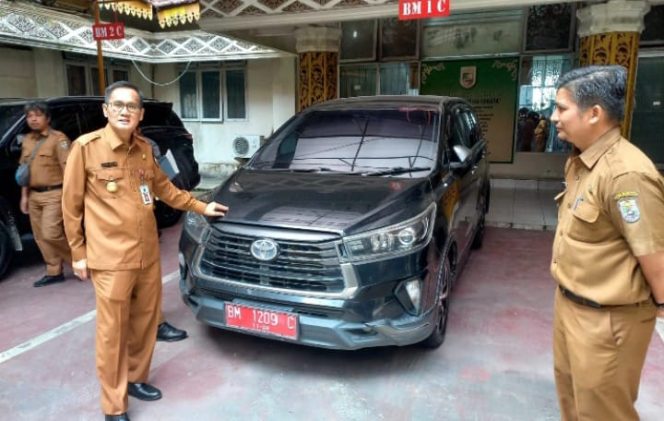 
 PJ Bupati Pelalawan Akan Segera Tertibkan Mobil Dinas yang Digunakan oleh Timses