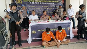 Pembakaran Mobil Perumahan Graha