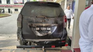 Pembakaran Mobil Perumahan Graha