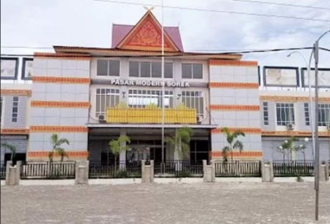 
 Wabup Nasarudin, SH. MH Desak Disperindag Segera Fungsikan Pasar Modern Sorek yang Terbengkalai