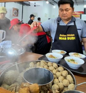 Bebek dan Ayam Kampung Mas Budi