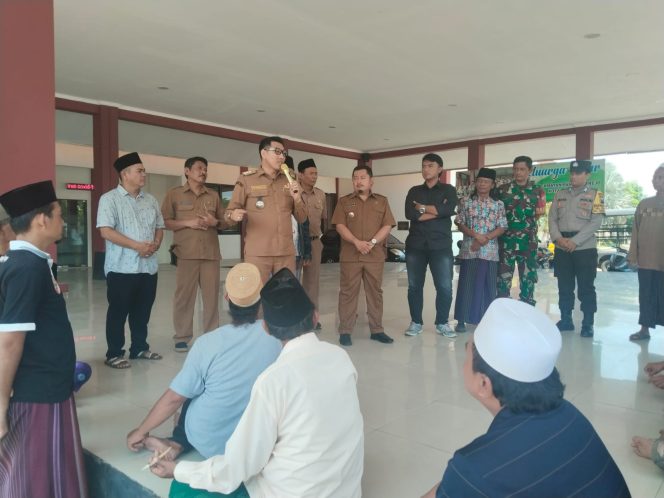 
 Warga Kelurahan Trajeng Ngluruk Ke Kantor Kecamatan Meminta Kejelasan Ijin Tanah Aset