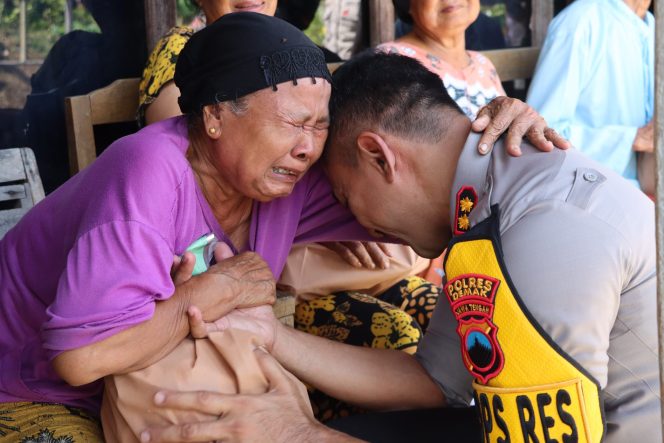 
 Polres Kabupaten Demak Salurkan Bantuan Sosial kepada Masyarakat Yang Kurang Mampu