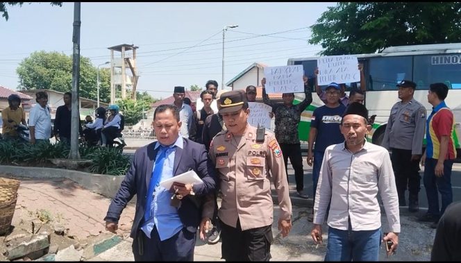 
 Forum Peduli Demokrasi (FPD) Kecam Bawaslu Tanpa Money Politik Pilkada Kota Pasuruan 2024