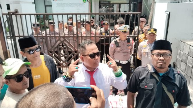 
 Ayik Suhaya Menduga Ada Kongkalikong Antara Kedua Lembaga KPU Dan Bawaslu 
