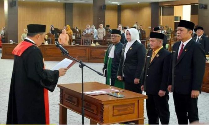 
 Rapat Paripurna DPRD Kota Lubuklinggau Dalam Rangka Mengucapkan Sumpah Pimpinan DPRD Kota Lubuklinggau Masa Jabatan 2024-2029.
