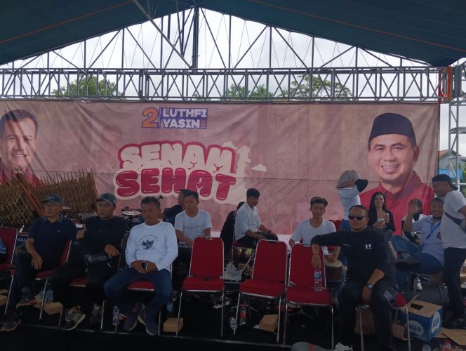 
 Ratusan Masa Ramaikan Kampanye Lutfi Taj Yasin Di Kecamatan Adimulyo  Berjalan Lancar Dan Meriah