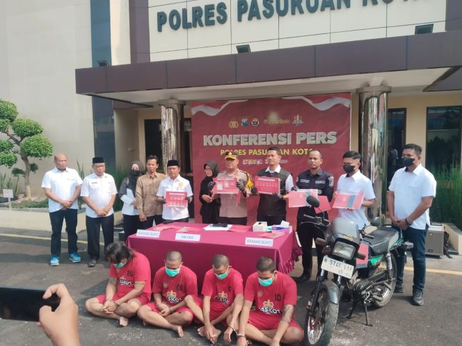 
 Satnarkoba Polres Pasuruan Kota Amankan Empat Pengedar Narkotika Jenis Sabu