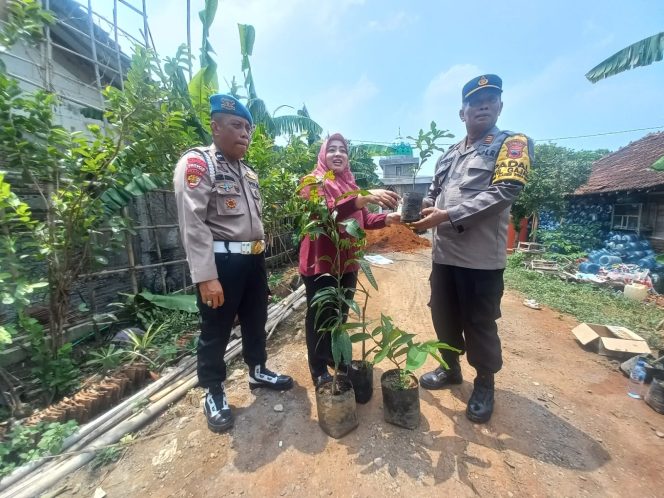 
 Kapolsek Gajah Kabupaten Demak Menggandeng Kelompok Wanita Tani Dukung Program Ketahanan Pangan