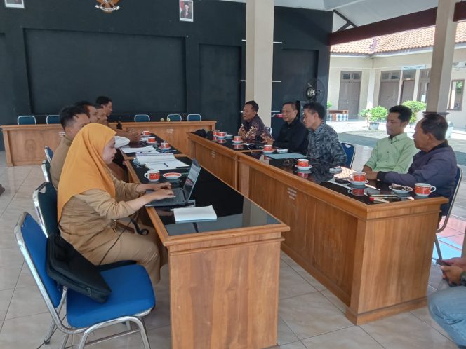 
 Pemalsuan Dokumen Yang Diduga Dilakukan Oleh Sekretaris Desa Kalisabuk Kecamatan Kesugihan – Cilacap Sangat Sistematis