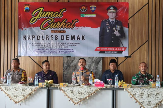 
 Gelar acara Jum’at Curhat, Kapolres Demak Ajak Masyarakat Ciptakan Situasi Kondusif