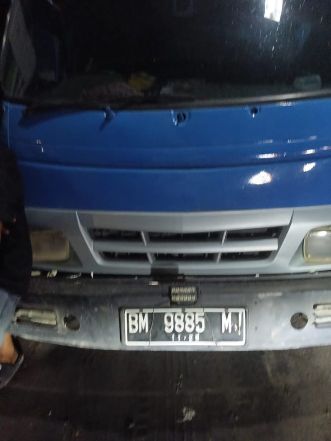 
 Tidak Takut APH Mobil “Pelangsir” Beroperasi Didekat Kantor Kapolres Pelalawan