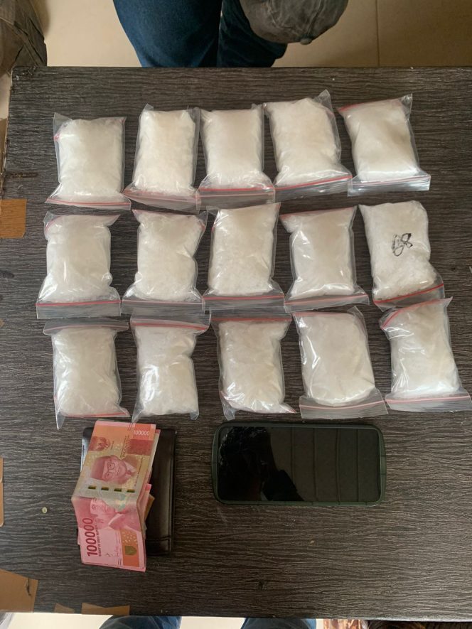 
 Polda Lampung Gagalkan Penyelundupan 1,5 Kg Sabu, Empat Pelaku Ditangkap