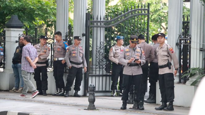
 Polres Wonosobo Laksanakan Pengamanan Rapat Pleno Rekapitulasi Hasil Penghitungan Suara