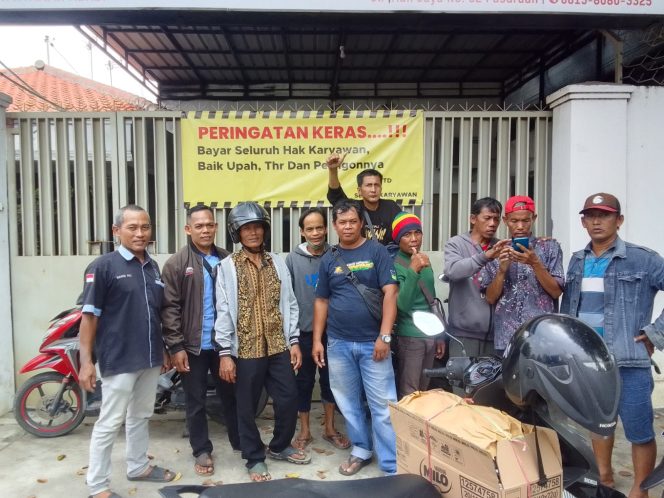 
 42 Pekerja Korban PHK Sepihak Perusahaan Logam Nasional Kota Pasuruan