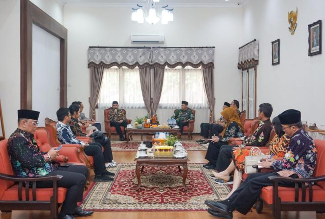 
 Walikota Pasuruan Pimpin Entry Meeting Bersama BPK, Berkomitmen Dukung Penuh Proses Pemeriksaan. 