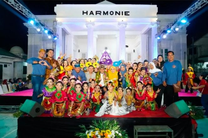 
 Gelar Pentas Seni Meriahkan HUT Ke-5 Sanggar Seni Gandhes Luwes