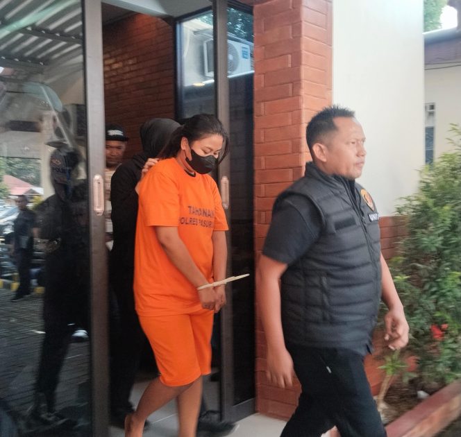
 Wanita Asal Kabupaten Lumajang Tipu Ratusan Warga Pasuruan Hingga 2,6 Miliar, Modus Kredit Elektronik Fiktif.