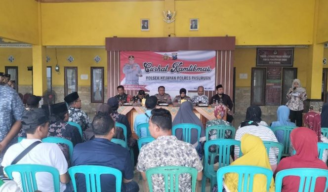 
 Polres Pasuruan Tekankan Pentingnya Siskamling dan Mengenalkan Jenis Narkoba dalam “Jumat Curhat”