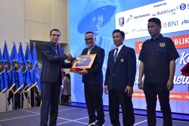
 PWI Lampung Utara Raih Penghargaan PWI Terbaik se-Provinsi Lampung Kategori Terinovatif dan Kolaboratif