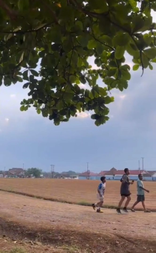 
 Dandim 0412 Lampung Utara Sulap Lahan Asrama Kodim Menjadi Lapangan Olahraga