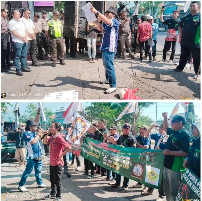
 Demo di Kejari Kabupaten Pasuruan, Aliansi JARAKK Desak Usut Tuntas Dugaan Korupsi Plaza Bangil