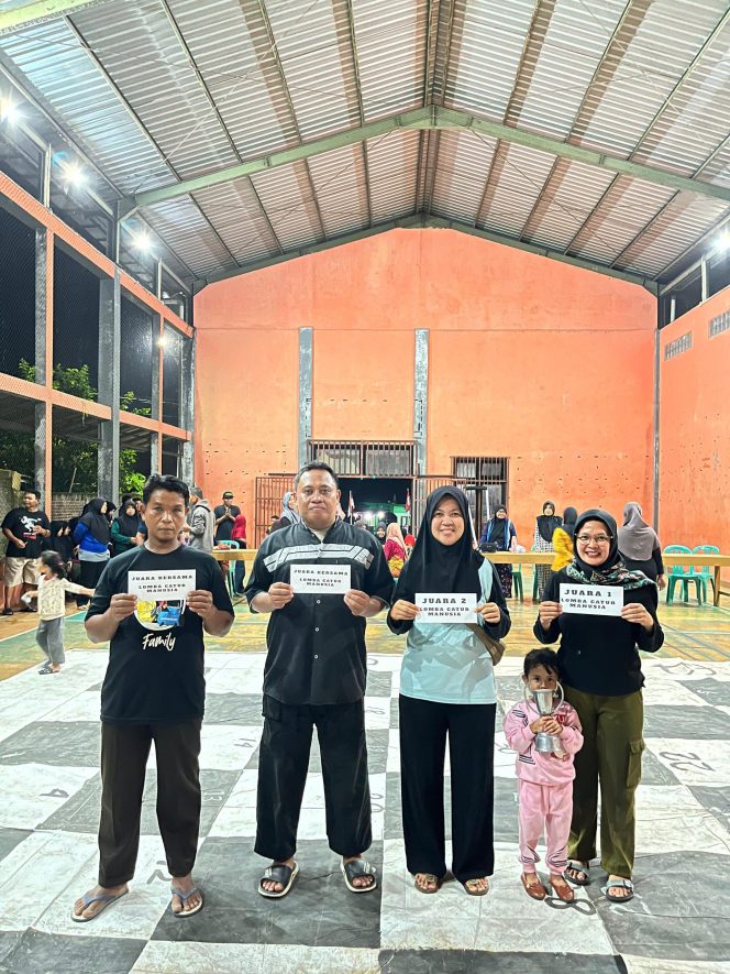 
 Lomba Catur Menggunakan Bidak Manusia, Dalam Rangka HUT RI KE 80 Di Desa Karangsari Sruweng Kebumen