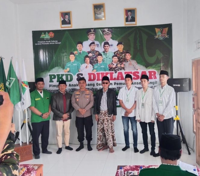 
 Dukung Penguatan Kader Muda, Polsek Bangil Hadiri Pembukaan PKD dan Diklatsar Ansor